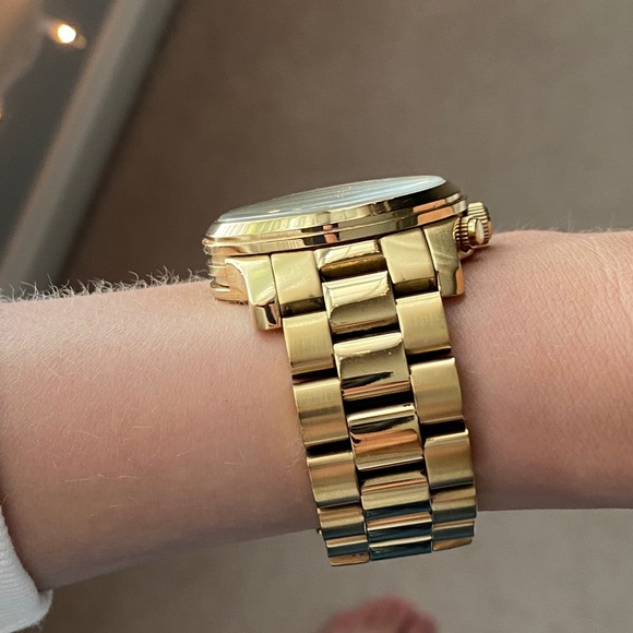 Michael Kors MK5055 Runway Chronograph Gold Watch - Picture 11 of 12